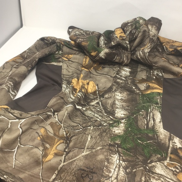 Under Armour Realtree Camo Jacket -- Size Medium - Picture 4 of 6